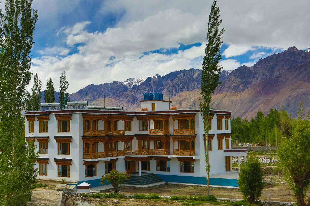 Hôtel Hunder Residency à Leh Extérieur photo
